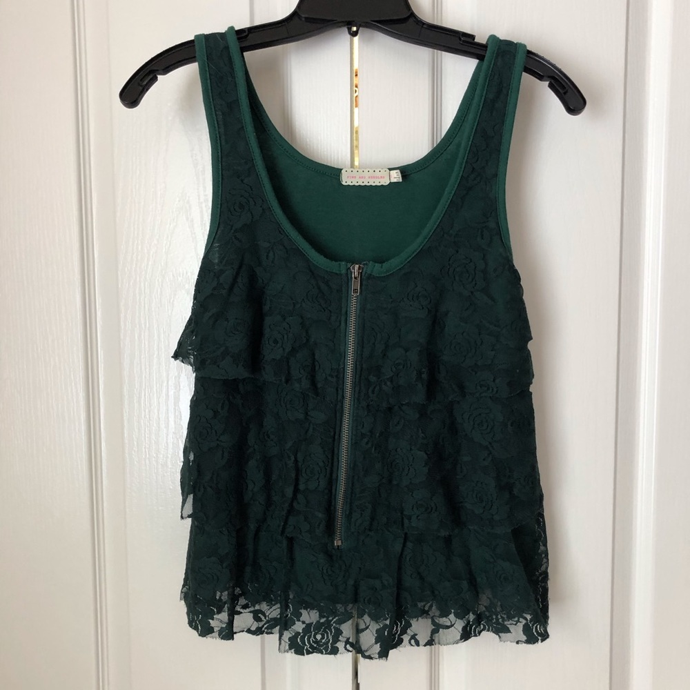 🌈Beautiful top by pins and needles